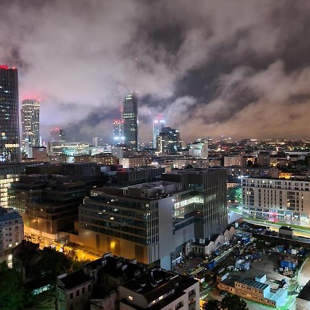 Platinum Towers Apartment With Parking By Renters Prestige Varsó Kültér fotó