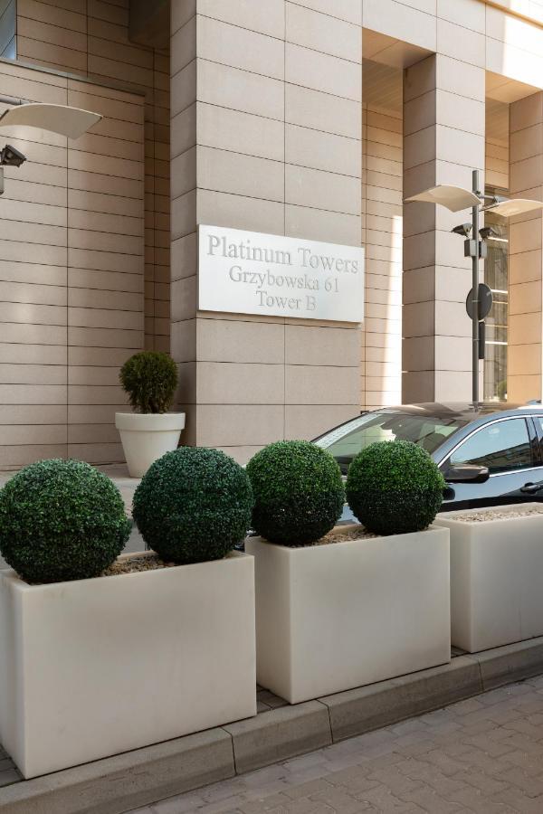 Platinum Towers Apartment With Parking By Renters Prestige Varsó Kültér fotó