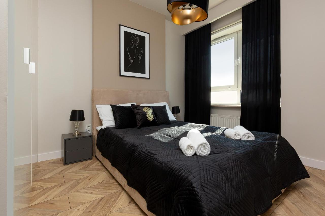 Platinum Towers Apartment With Parking By Renters Prestige Varsó Kültér fotó