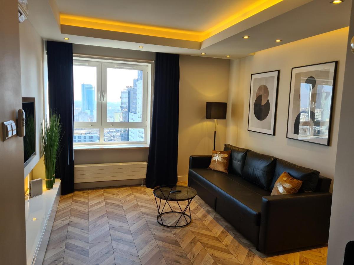 Platinum Towers Apartment With Parking By Renters Prestige Varsó Kültér fotó